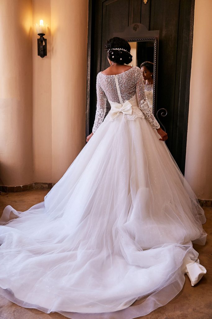 African wedding bride posing at Klipriviersberg Nature wedding venue