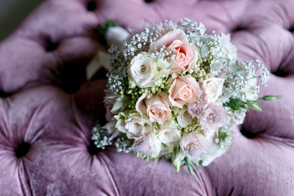peach wedding bouquet at Le Chatelat in Sandhurst