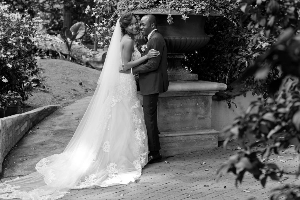black and white wedding images at Beechwood Gardens in Hyde Park Sandton