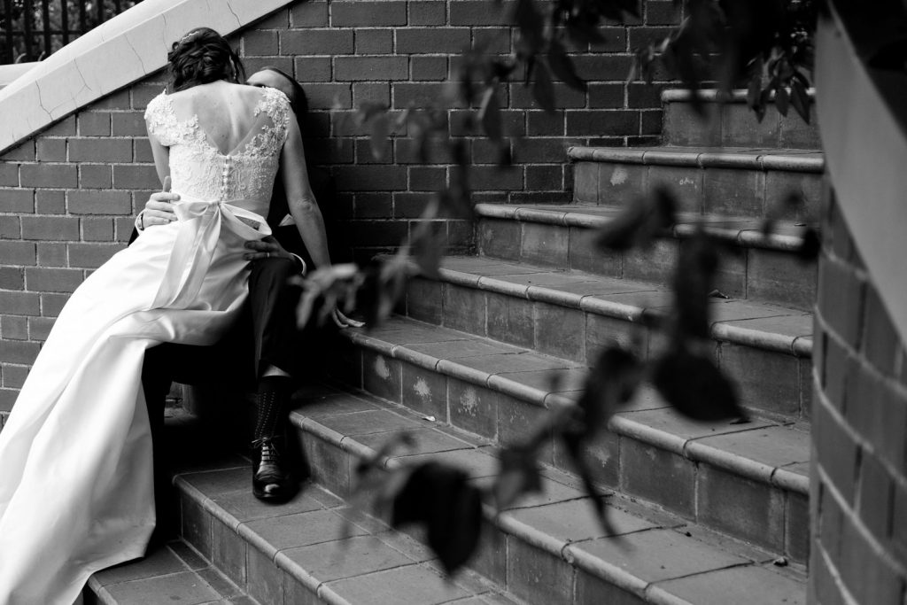 Emoyeni Estate Weddings bride and groom kissing