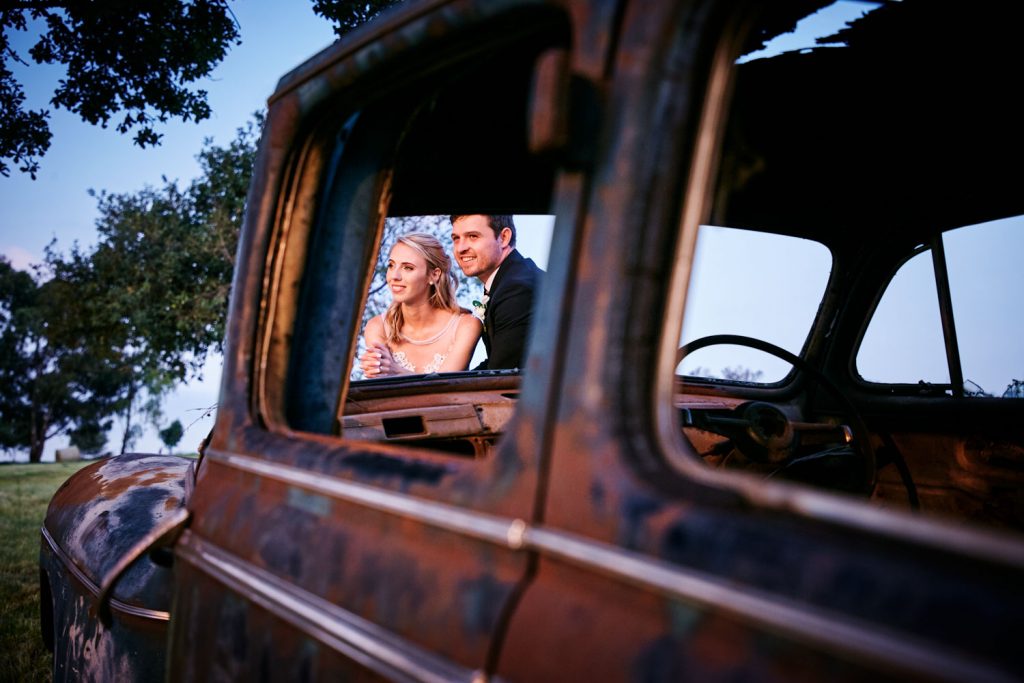 Wedding couple at old car in Heidelberg Lezar Opstal